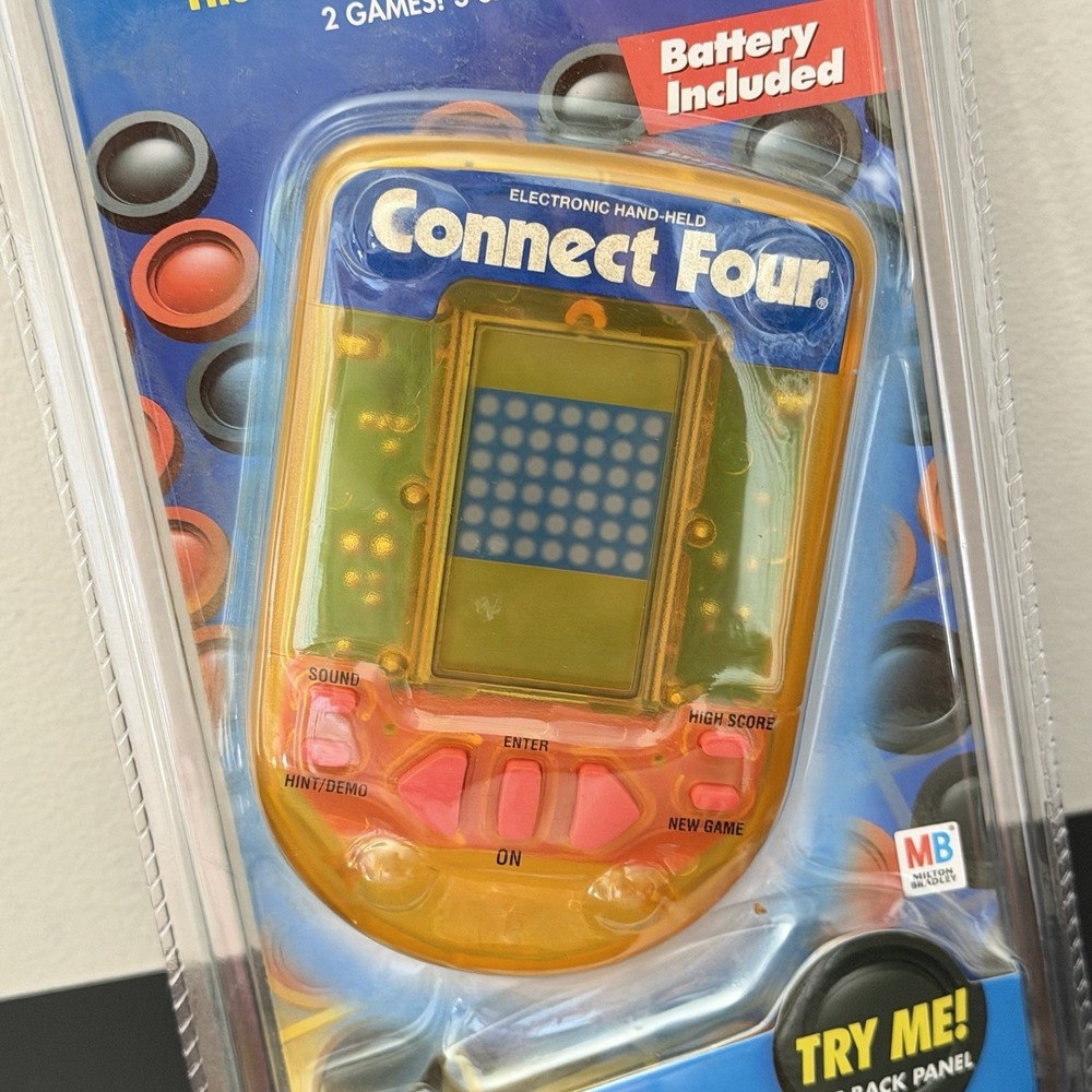 Milton Bradley 1999 Hasbro Connect Four Electronic Handheld Game Vintage NOS - Picture 2 of 4